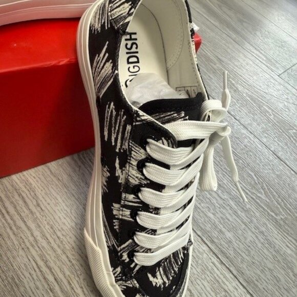 Women's Golf Sneakers by SwingDish sz 6 - Picture 3 of 6